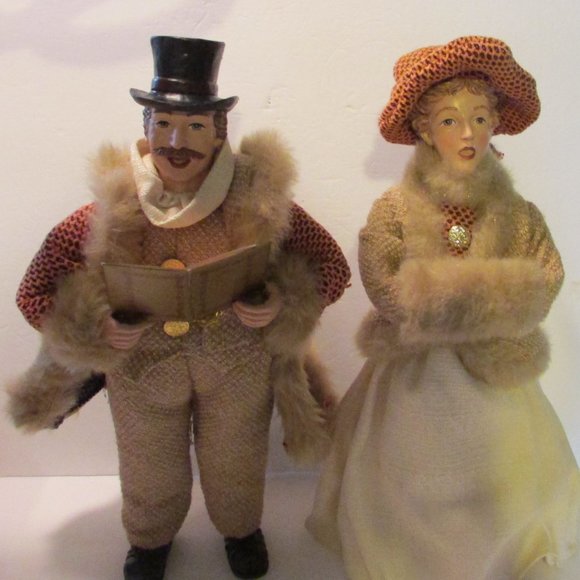 lot of 4 Christmas Caolers family dolls winter decor figures - Picture 4 of 14